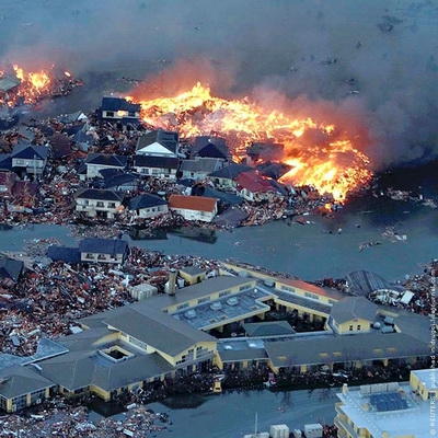 Число жертв землетрясения и цунами в Японии превысило 400 человек