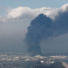 На АЭС в Японии - уже четвертый взрыв и пожар