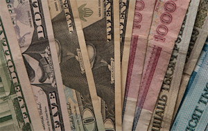 Доллар обновил рекорд, подорожав на 20 рублей