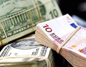 Валютные торги: евро в минусе, доллар в плюсе