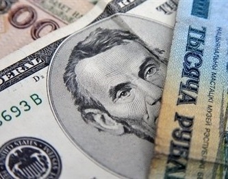 На торгах 9 января доллар подорожал на 300 рублей