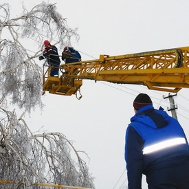 Продолжающийся обильный снегопад вновь привел к новым нарушениям электроснабжения Московской области