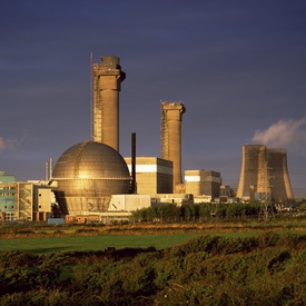 Великобритания не намерена отказываться от ядерной энергетики - премьер