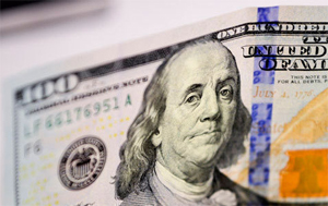 Доллар продолжает рост, евро подешевел