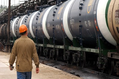 Россия почти на 40% сократила поставки нефти в Беларусь