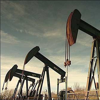 Итоги торгов: цена нефти Brent установилась ниже 98 долларов за баррель. 