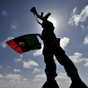 Ливийские повстанцы начинают экспорт нефти через Катар 