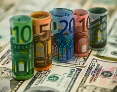 Валютные торги: доллар замер, евро подешевел