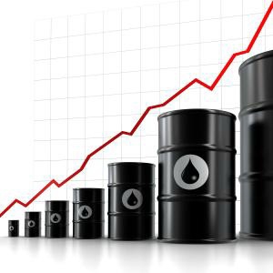 Итоги торгов: цены на нефтяные фьючерсы выросли на 2% 