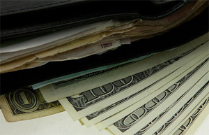 Торги на бирже: новый курс доллара — 9380!