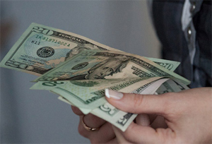 Итоги валютных торгов: доллар на новом пике, евро чуть дешевеет