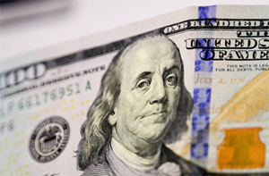 Доллар взял новый рекорд в 2014 году — 9530