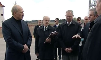 Лукашенко посещает пострадавшие в результате катастрофы на ЧАЭС регионы страны