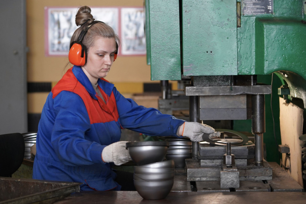 Холодная листовая штамповка в ГК «Трансвит»: надёжность, точность, промышленная гибкость Холодная листовая штамповка в ГК «Трансвит»: надёжность, точность, промышленная гибкость