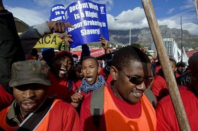 ЮАР: Работники нефтеперерабатывающих заводов объявляют забастовку