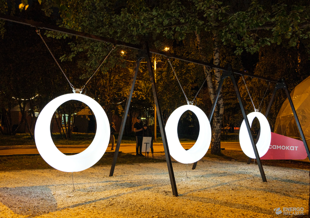 Качели с перголой