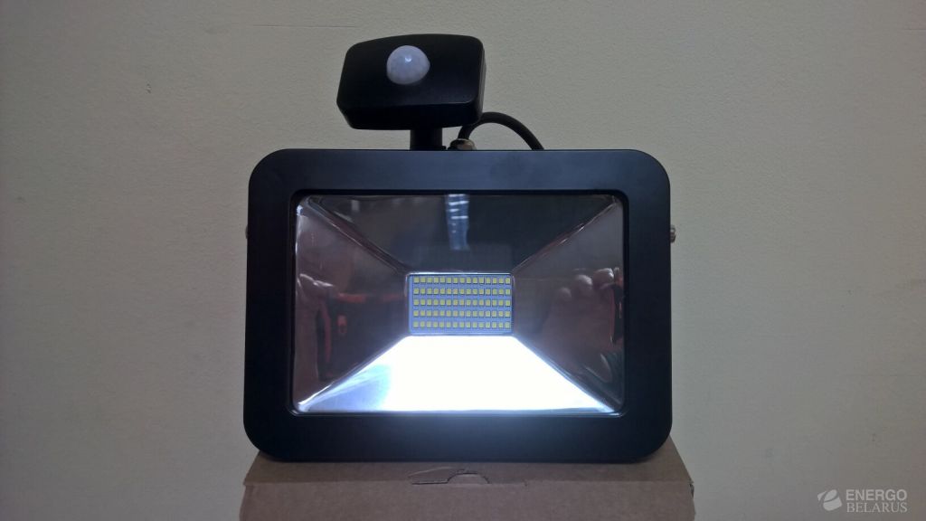 Прожектор светодиодный (LED) FL Sensor Smartbuy
