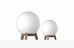 Светильник в форме шара M3 Light Wood_S с ножным выключателем, на низкой деревянной подставке Small