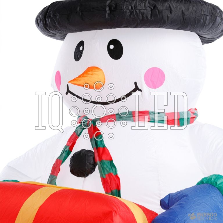 Фигура 3D надувная «Снеговик с подарком»