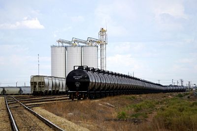 В США прогнозируют, что в 2025 году ОПЕК+ будет добывать нефти меньше, чем заявлено в официальных планах