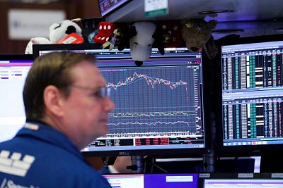 Нефть продолжает дешеветь на перспективах слабого спроса